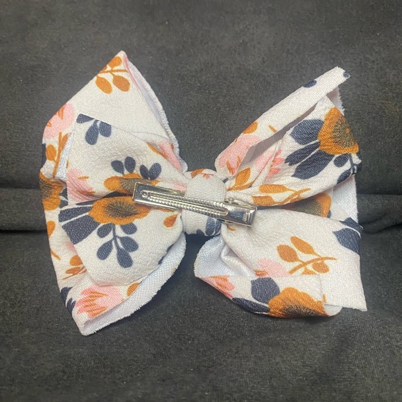Little lopers big bow - Picture 3 of 3